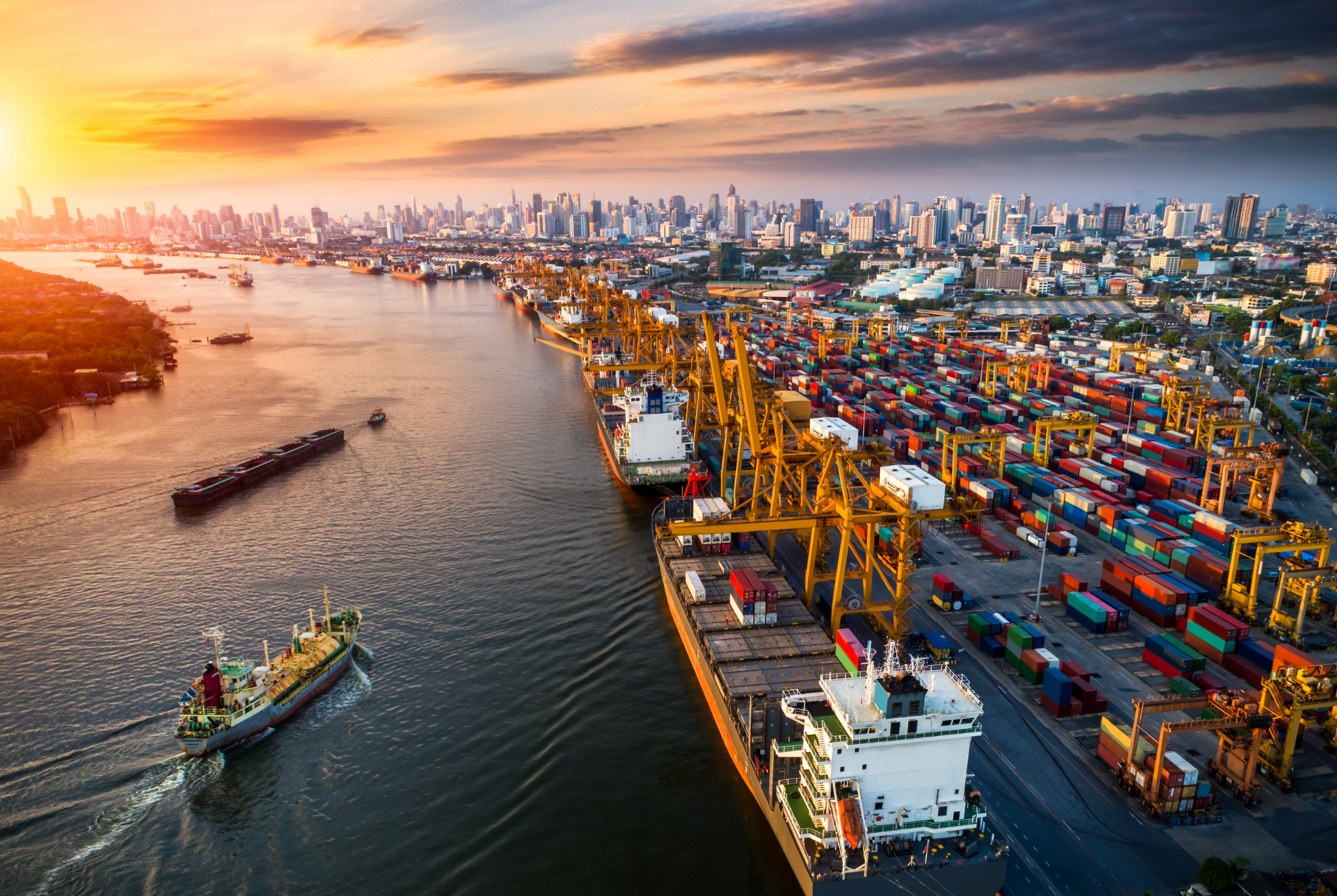 Supply chains are better managed when data is fully integrated between partners and customers. 