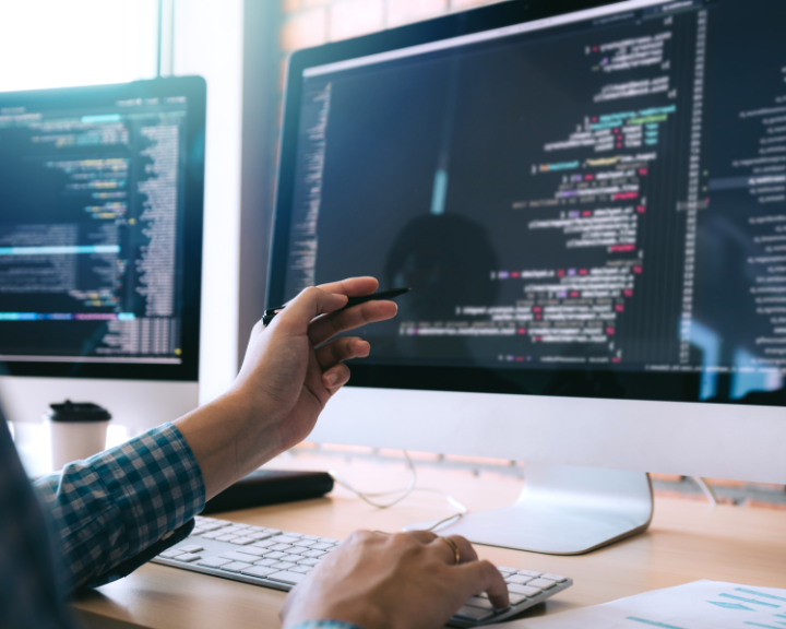 Supply chain professional using Chain.io software to automate their supply chains.